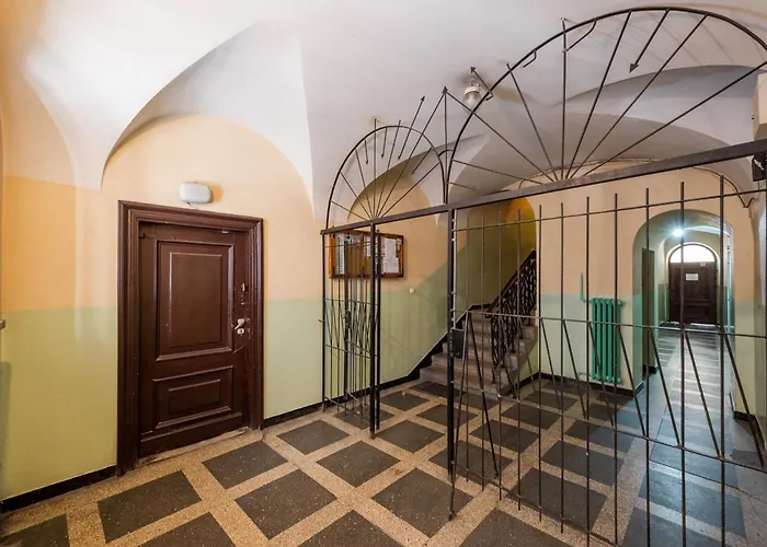 Main Square By Bookinghost * 바르샤바